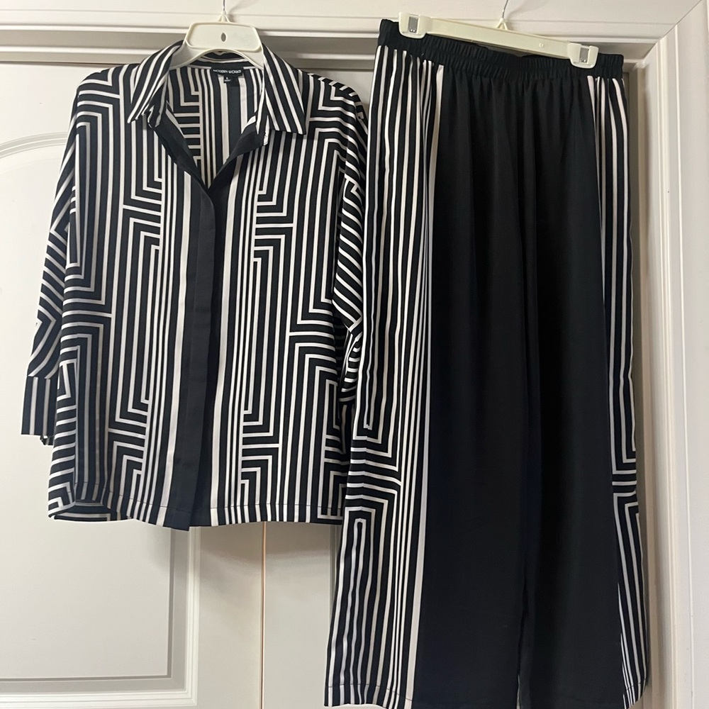 Black and White Geometric Women's Pants Set